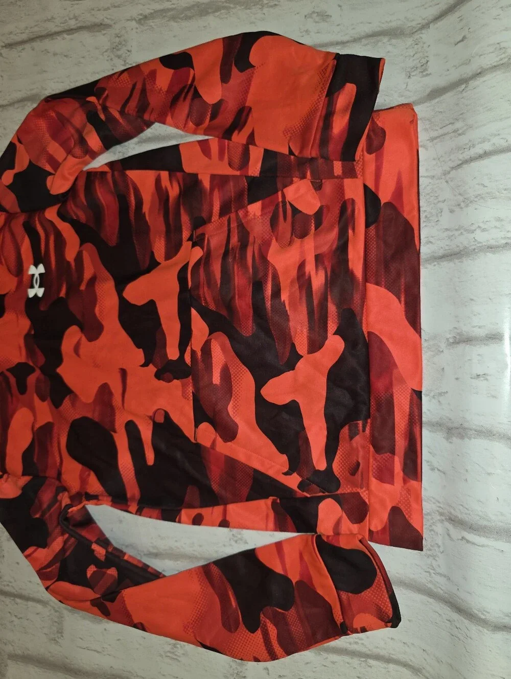Boys youth large under armour red hoodie
